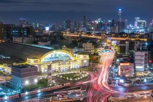 estação ferroviária hua lamphong em bangkok foto