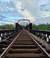 estrada de ferro ponte dentro katugasthota, sri lanka foto