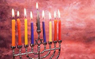 fundo de hanukkah de feriado judaico com menorá foto