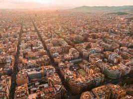 Barcelona rua aéreo Visão com lindo padrões dentro Espanha. foto