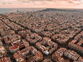 Barcelona rua aéreo Visão com lindo padrões dentro Espanha. foto