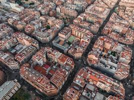 Barcelona rua aéreo Visão com lindo padrões dentro Espanha. foto