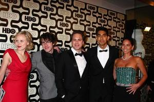 los angeles, 13 de janeiro - alison pill, thomas sadoski, dev patel, olivia munn, john gallagher jr chega ao hbo post golden globe party 2013 no beverly hilton hotel em 13 de janeiro de 2013 em beverly hills, ca foto