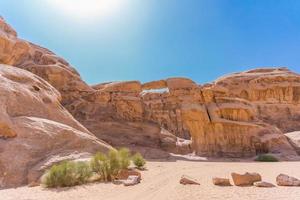 Um Fruth Rock Arch em Wadi Rum, Jordânia