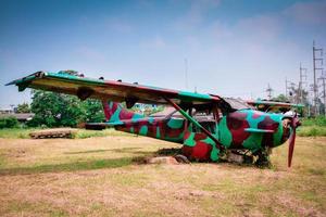 velho militares avião aeronave motor para soldado Guerreiro dentro a mundo guerra dentro a parque foto