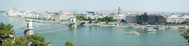 Budapeste velho Cidade e Danúbio rio panorama foto