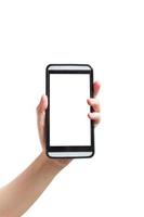 mão mulher mostrar Smartphone dentro vertical em isolado branco com recorte caminho. foto