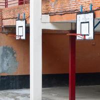 cesta de basquete de rua foto