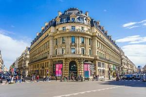 vista panorâmica da avenue de l opera em paris foto