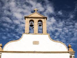 Igreja arquitetura dentro a cidade foto