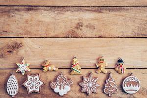 Natal decoração com floco de neve em mesa madeira com cópia de espaço foto