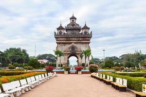 Laos, vientiane - Patuxai arco monumento. foto