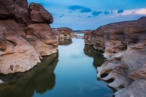 incrível sam phan bok e grand canyon em ubon, tailândia. foto