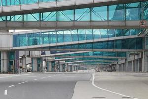 portões no aeroporto de ataturk em istambul, turkiye foto