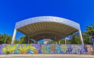 playa del carmen quintana roo méxico 2021 paredes artísticas com pinturas e grafites playa del carmen méxico. foto