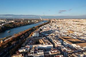 Sevilha cidade aéreo Visão dentro Sevilha província do Andaluzia Autônomo comunidade do Espanha, Europa foto