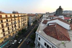 aéreo paisagem urbana imagem do Nápoles, campânia, Itália dentro a tarde. foto
