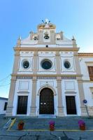 Igreja do maria auxiliar dentro a málaga região, dentro a cidade do ronda, Espanha. inscrição você vai oferta a Socorro do a mar para a cristãos. foto