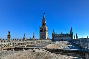 la giralda, Sino torre do a Sevilha catedral dentro Espanha. foto