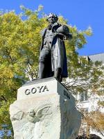 estátua para famoso pintor goya 1746 lado de fora a Entrada para a prado museu arte galeria dentro madri, Espanha, Europa. foto