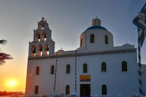 santorini, Grécia - jul 22, 2021, Igreja do panagia platsani akathistos hino inscrição . grego ortodoxo igreja. foto