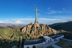 vale do a caído - uma memorial dedicada para vítimas do a espanhol Civil guerra e localizado dentro a serra de guadarrama, perto madri. foto