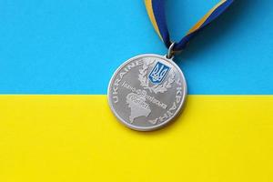 kyiv, ucrânia - medalha de 4 de maio de 2022 para a pessoa que conquistou o monte hoverla foto