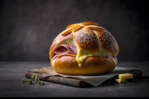 caseiro pão fez do queijo e presunto para café da manhã Comida fotografia foto