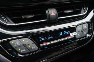 close up do sistema de ventilação do carro e ar condicionado foto