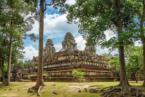 templo East Mebon Prasat de Angkor Wat em Siem Reap, Camboja foto