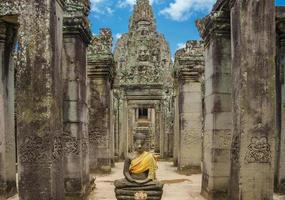 ruínas do templo bayon, angkor wat, siam reap, camboja