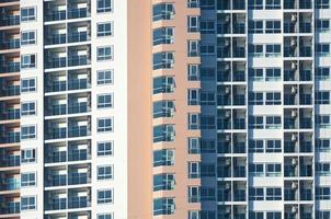 Visão do varandas do apartamento prédio.novo construção arquitetura, propriedade e finança conceito foto