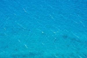 ondas dentro a oceano foto