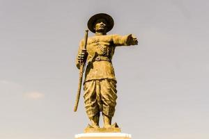 alta estátua escultura - Laos 2022 foto