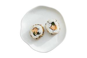 2895 branco prato com Sushi isolado em uma transparente fundo foto