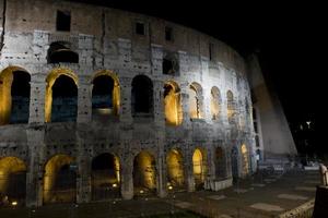 Roma Coliseu noite Visão foto