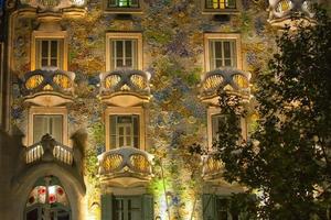 casa batalha Barcelona exterior noite Visão foto