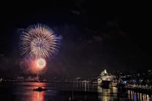 Novo ano fogos de artifício dentro Estocolmo Porto Suécia foto