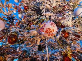 menton, frança - 11 de dezembro de 2021 - vila do papai noel aberta para o natal foto