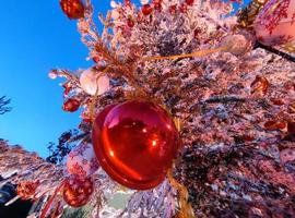 menton, frança - 11 de dezembro de 2021 - vila do papai noel aberta para o natal foto