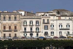 ortigia panorama da paisagem urbana do mar foto