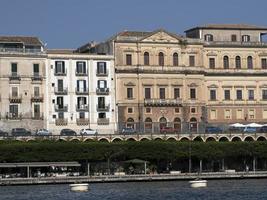 ortigia panorama da paisagem urbana do mar foto