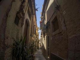 ortigia cidade velha de siracusa alllets ruas pequenas foto