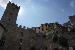 portovenere, itália - 24 de setembro de 2017 - muitos turistas na pitoresca vila italiana foto