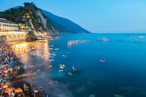 camogli, itália - 6 de agosto de 2017 - velas tradicionais de stella maris na celebração do mar foto