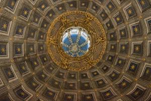 Siena cúpula catedral interior teto Visão foto