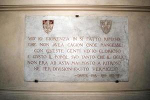 dante inscrição em mármore dentro Siena foto