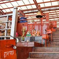 garh mukteshwar, up, índia - 11 de junho de 2022 - ganga como visto em garh mukteshwar, acredita-se que o rio ganga seja o rio mais sagrado para os hindus, vista de garh ganga brij ghat um famoso lugar religioso para os hindus foto