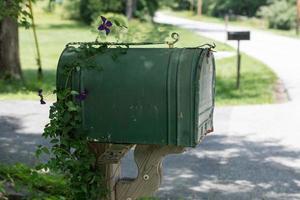 caixa de correio na estrada fechar detalhe foto