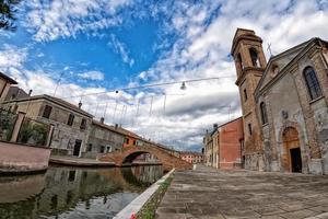 vila de comacchio na itália vista da paisagem urbana foto